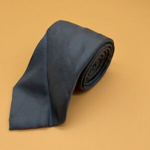 Vintage Men's Blue 100% Silk Handmade Tie Made‎ In Italy